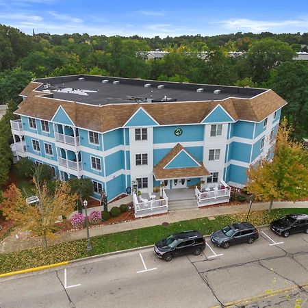 Mill Creek Hotel Лейк Дженива Экстерьер фото