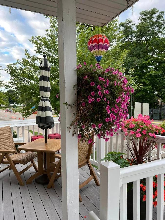 Mill Creek Hotel Лейк Дженива Экстерьер фото